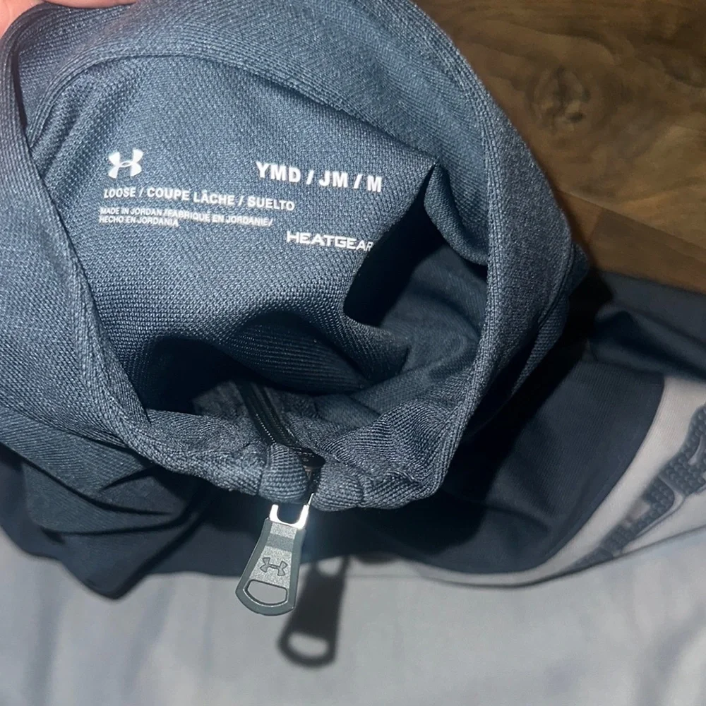 Under Armour Two-Tone Pullover Boys Grey 3/4 Zip Pullover Shirt Size M